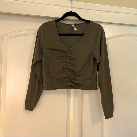 Target All In Motion Long Sleeve Athletic Top - Picture 1 of 3